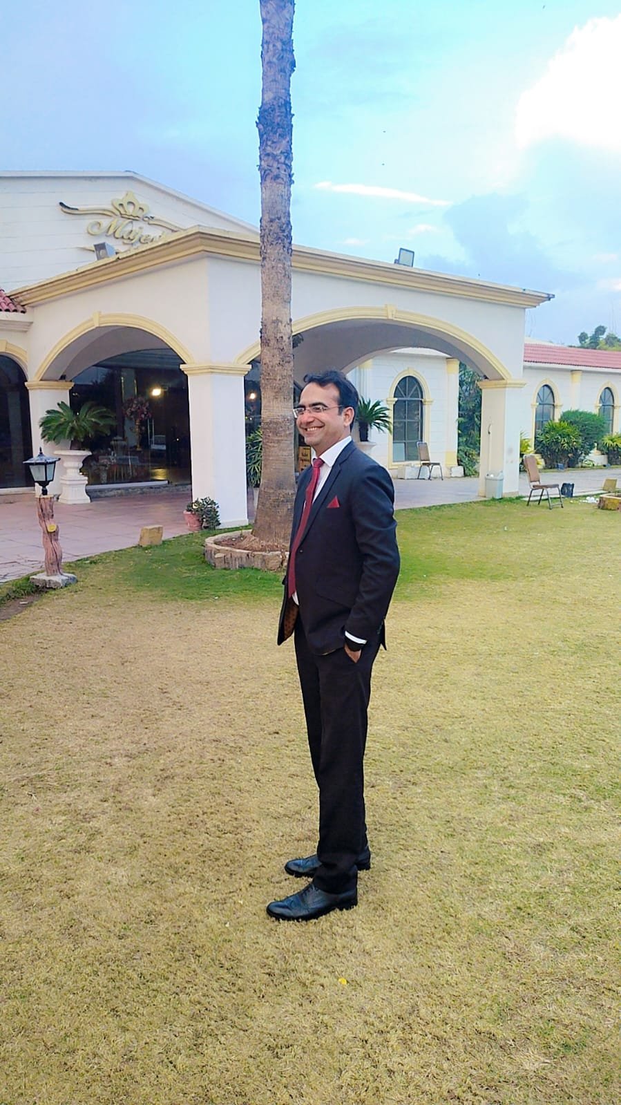 Mr. MUHAMMAD Waseem Sikhani